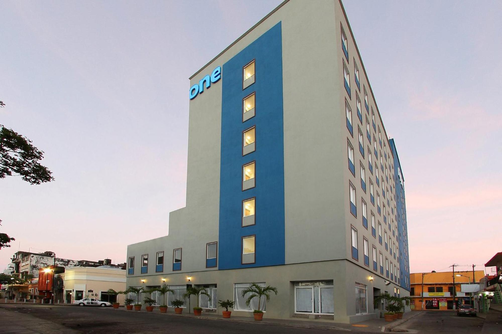 One Villahermosa Centro Exterior photo
