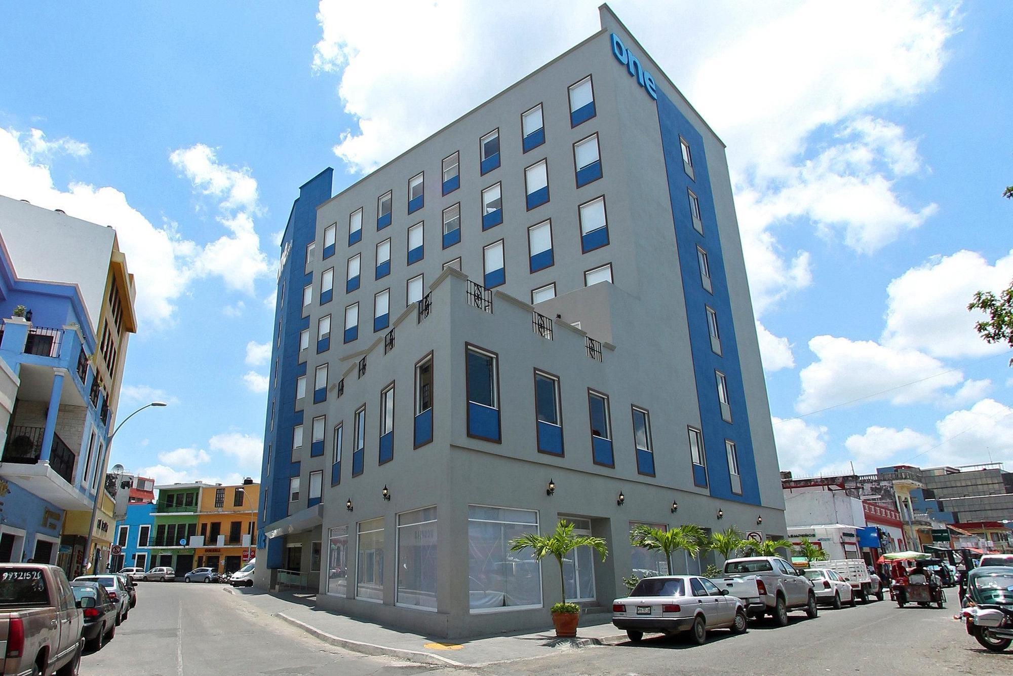One Villahermosa Centro Exterior photo